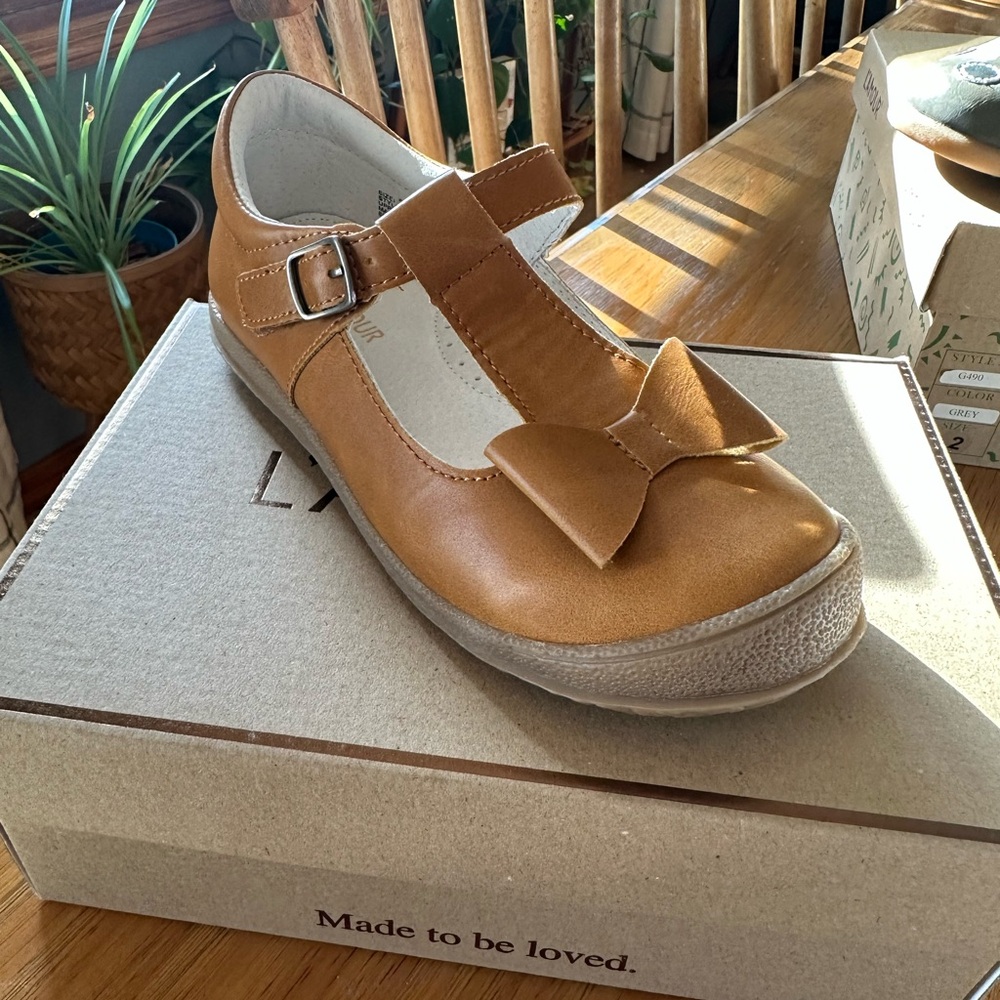 L'Amour Tan Kids Dress Shoes with Bow